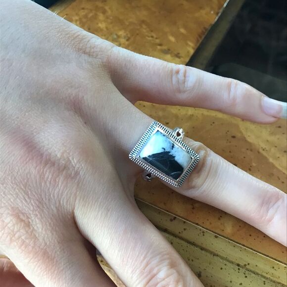 White Buffalo Sterling Silver Ring Size 7 - Picture 3 of 8